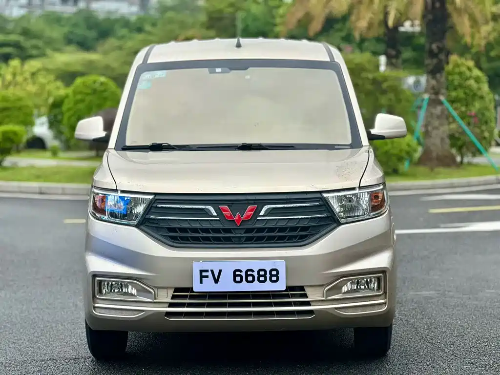 Wuling Hongguang V — миниатюра 2