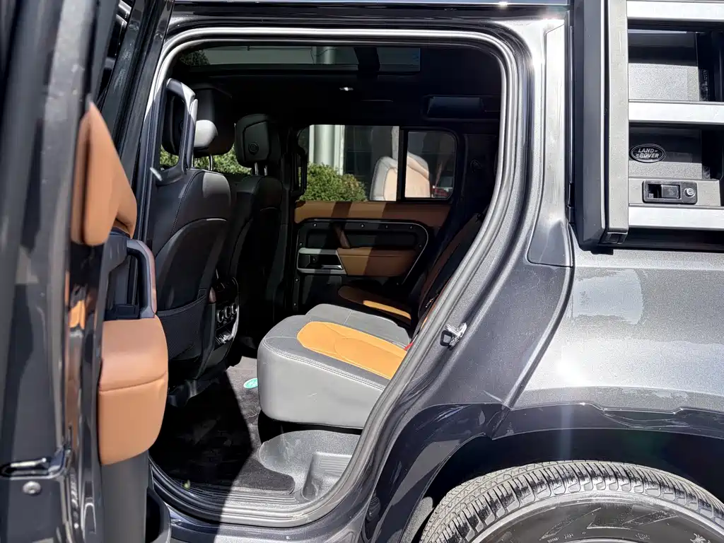 Land Rover Defender — миниатюра 18