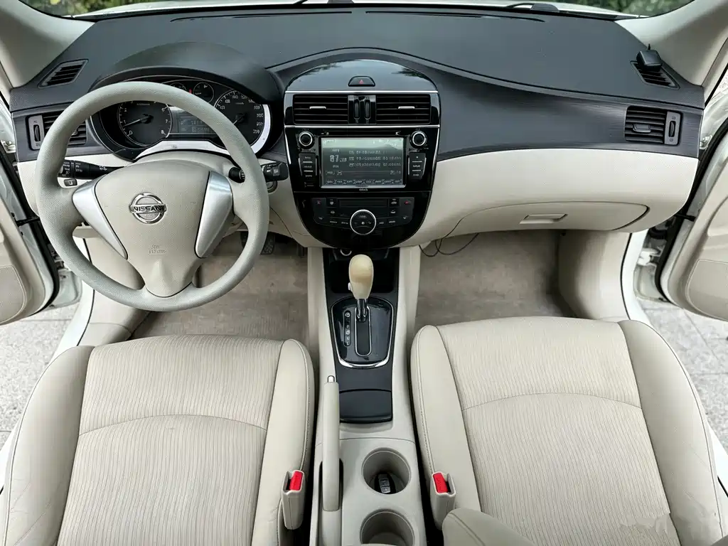 Nissan Tiida — миниатюра 5