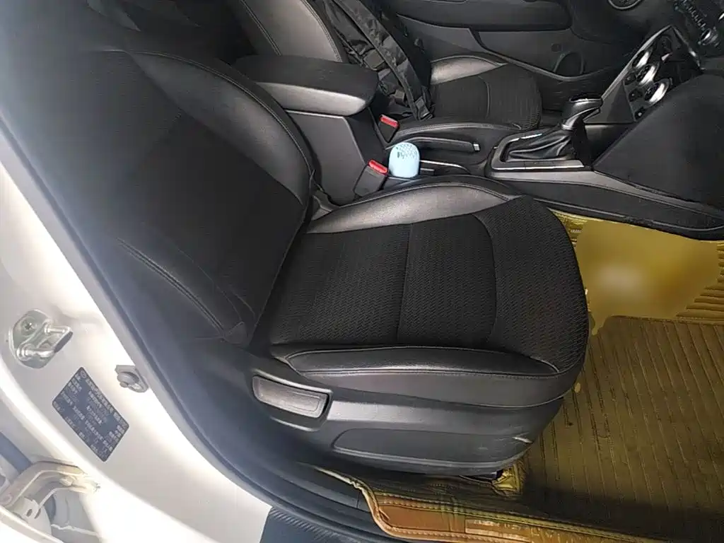 Hyundai Elantra — миниатюра 25