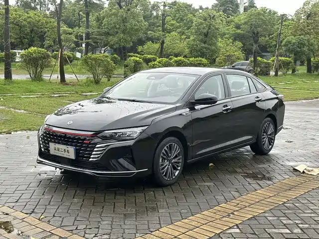 DONGFENG YI HYUN MAX