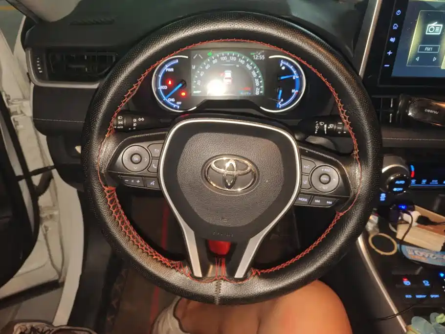Toyota RAV4 — миниатюра 15