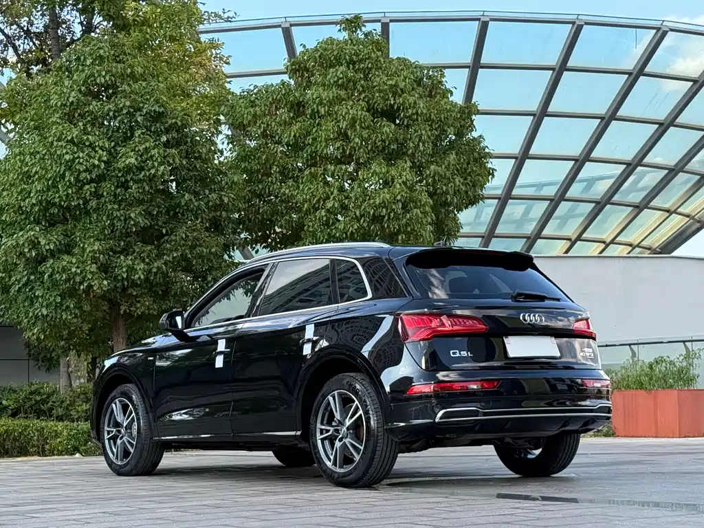 Audi Q5L — миниатюра 9