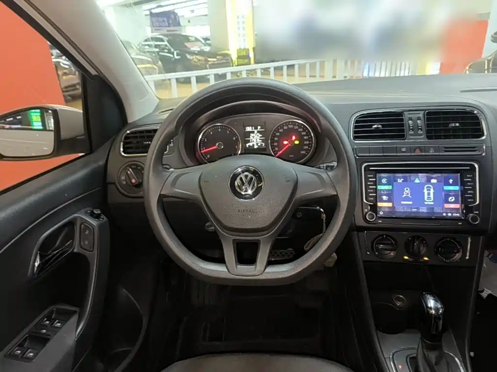 Volkswagen Polo — миниатюра 11