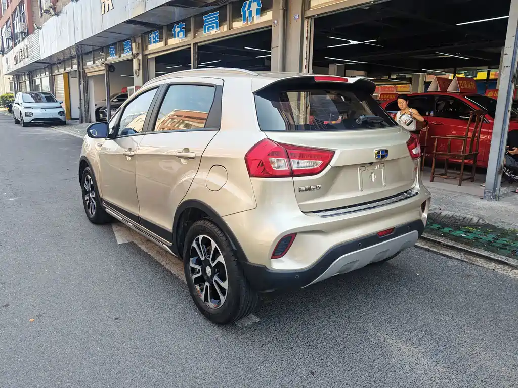 Geely Vision X3 — миниатюра 4