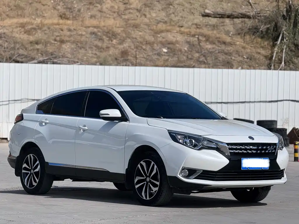 Venucia T90 — миниатюра 3