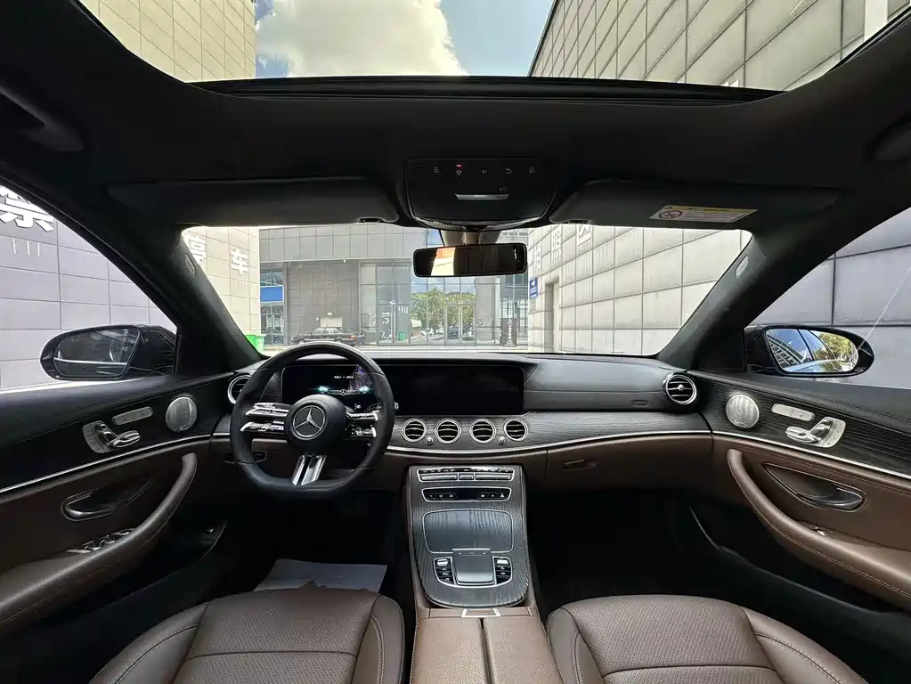 Mercedes-Benz E-Class — миниатюра 5