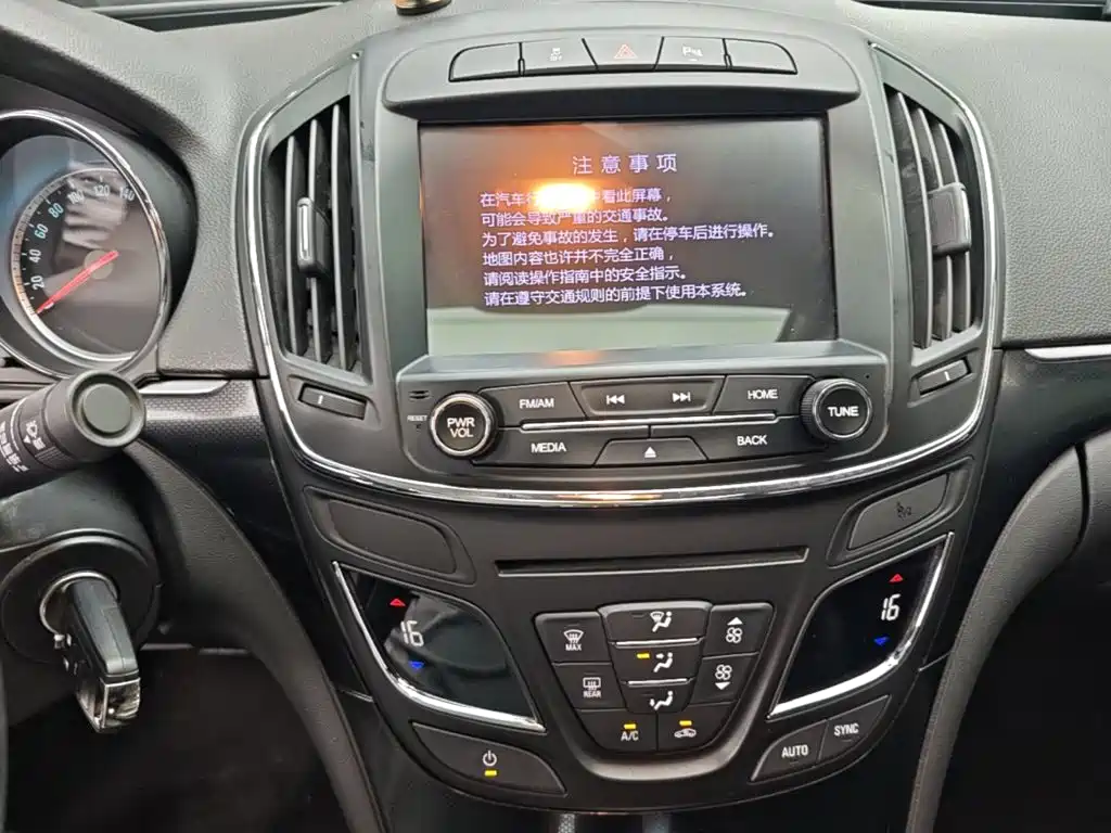 Buick Regal — миниатюра 13