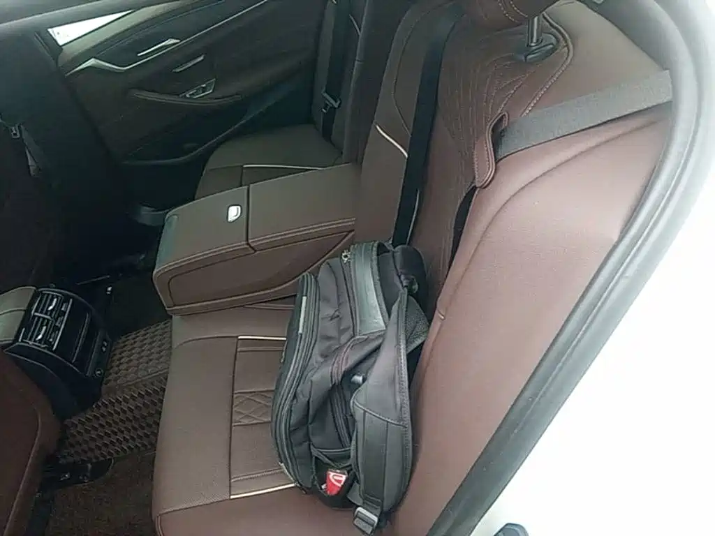 BMW 5 Series New Energy — миниатюра 17