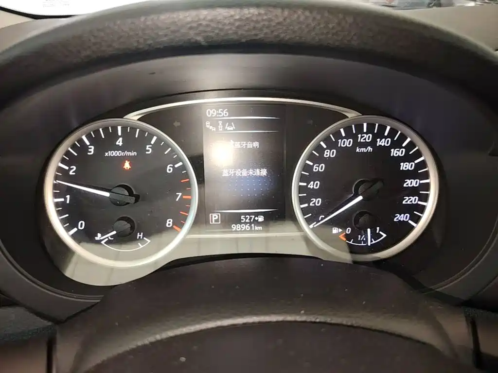 Nissan Tiida — миниатюра 12