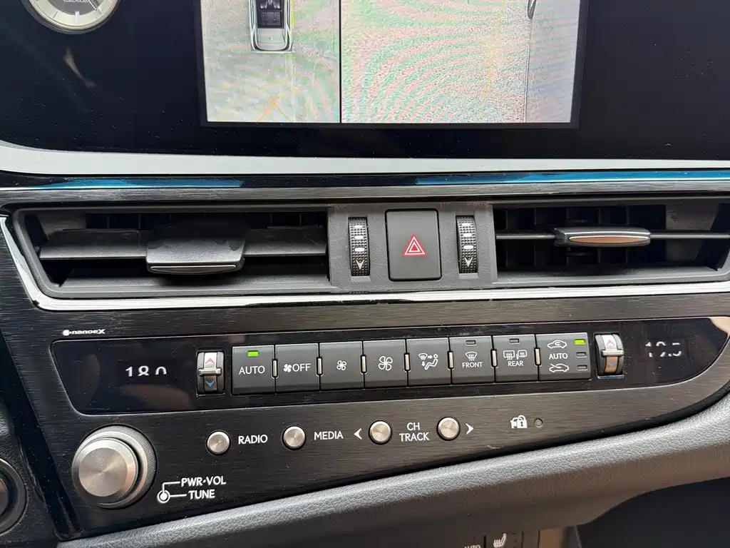 Lexus ES — миниатюра 8