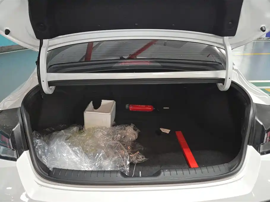 Hyundai Elantra 2023 1.5L CVT LUX Luxury
