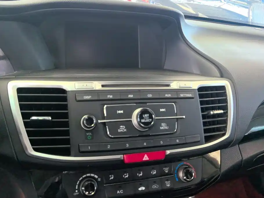 Honda Accord — миниатюра 13