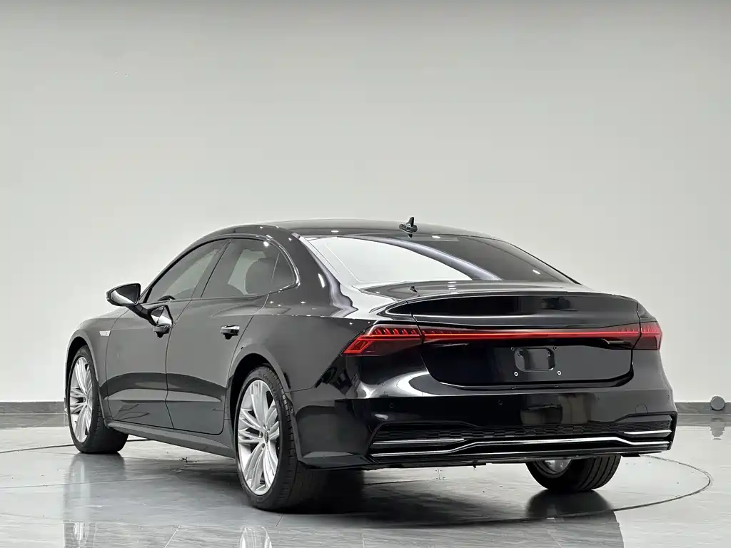 Audi A7L — миниатюра 6