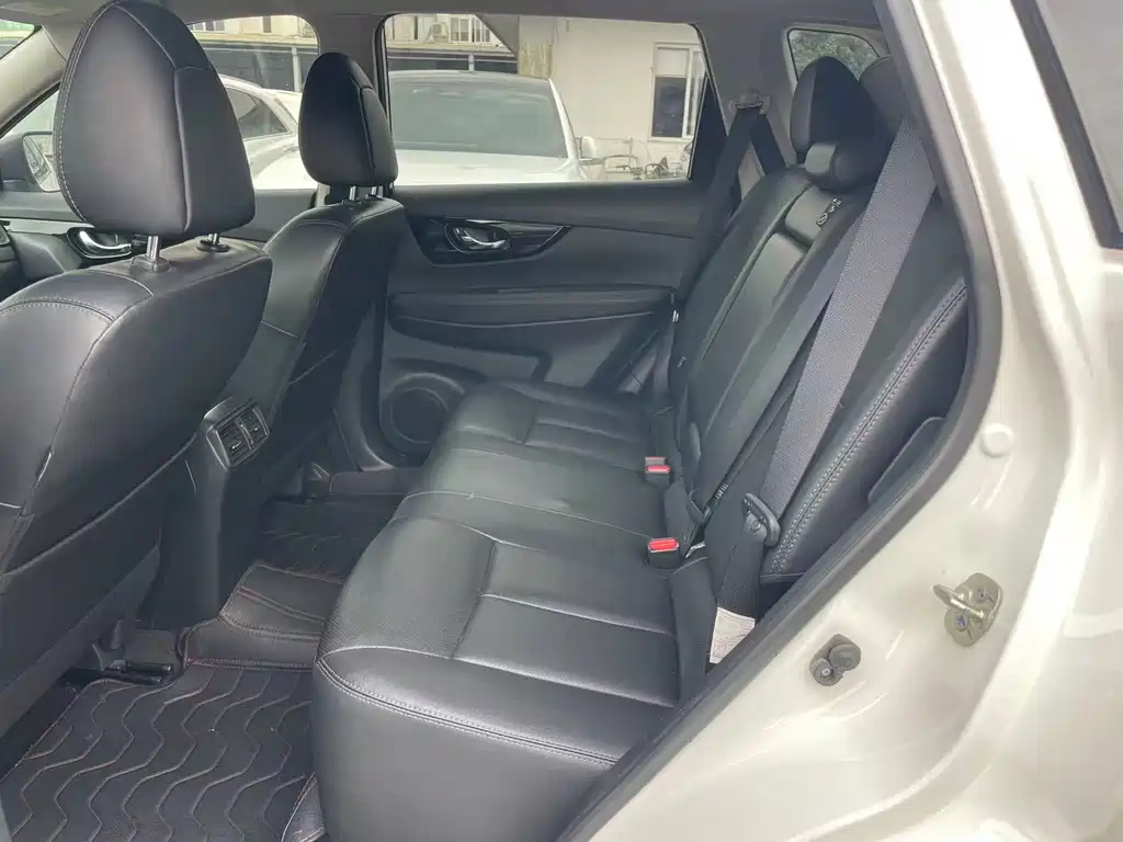 Nissan X-Trail — миниатюра 5