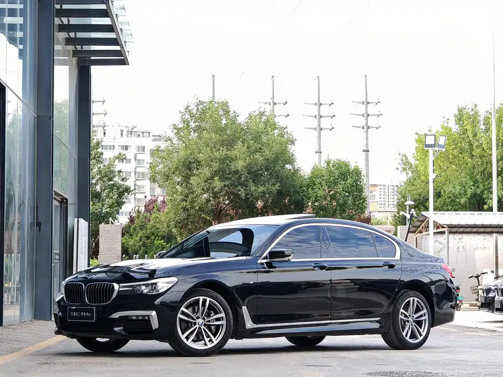 BMW 7 SERIES