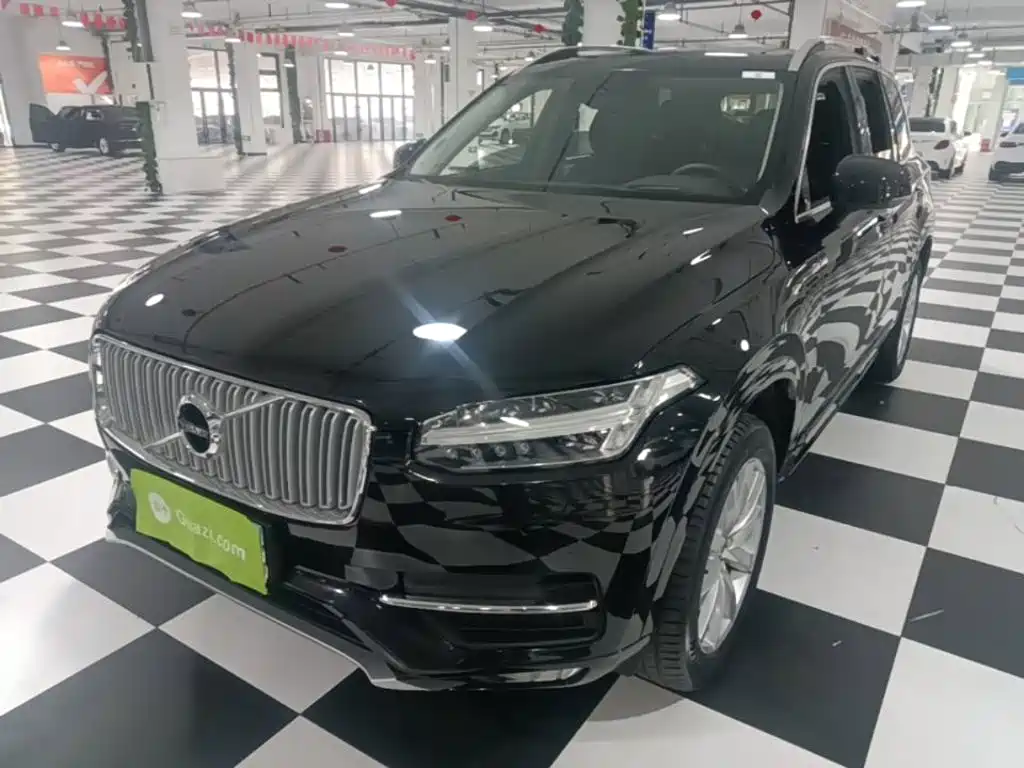 Volvo XC90 2017 T6 5 мест