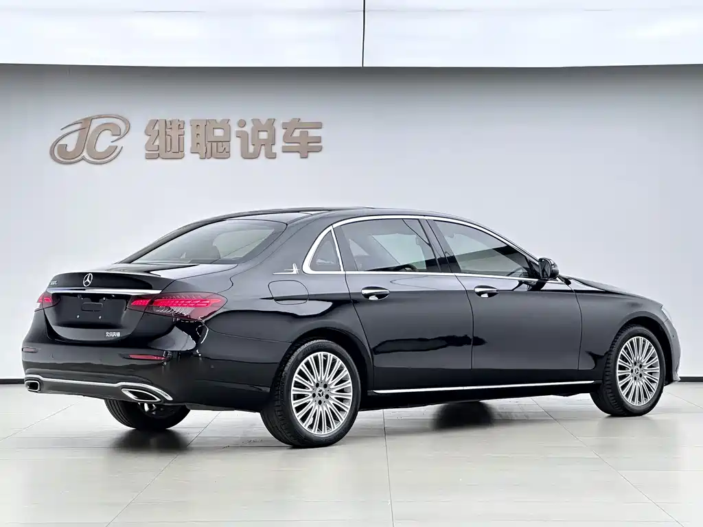 Mercedes-Benz E-Class — миниатюра 4