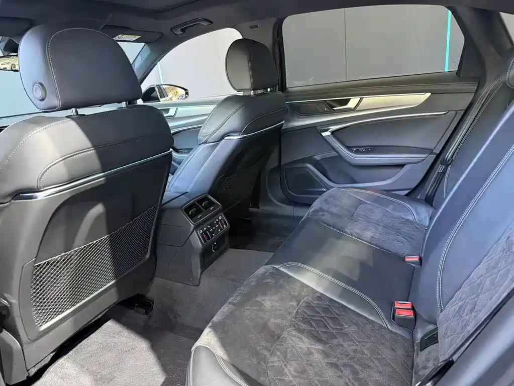 Audi A6L — миниатюра 10