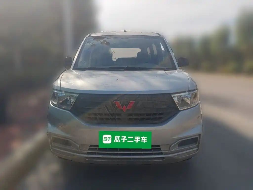 Wuling Hongguang V — миниатюра 2
