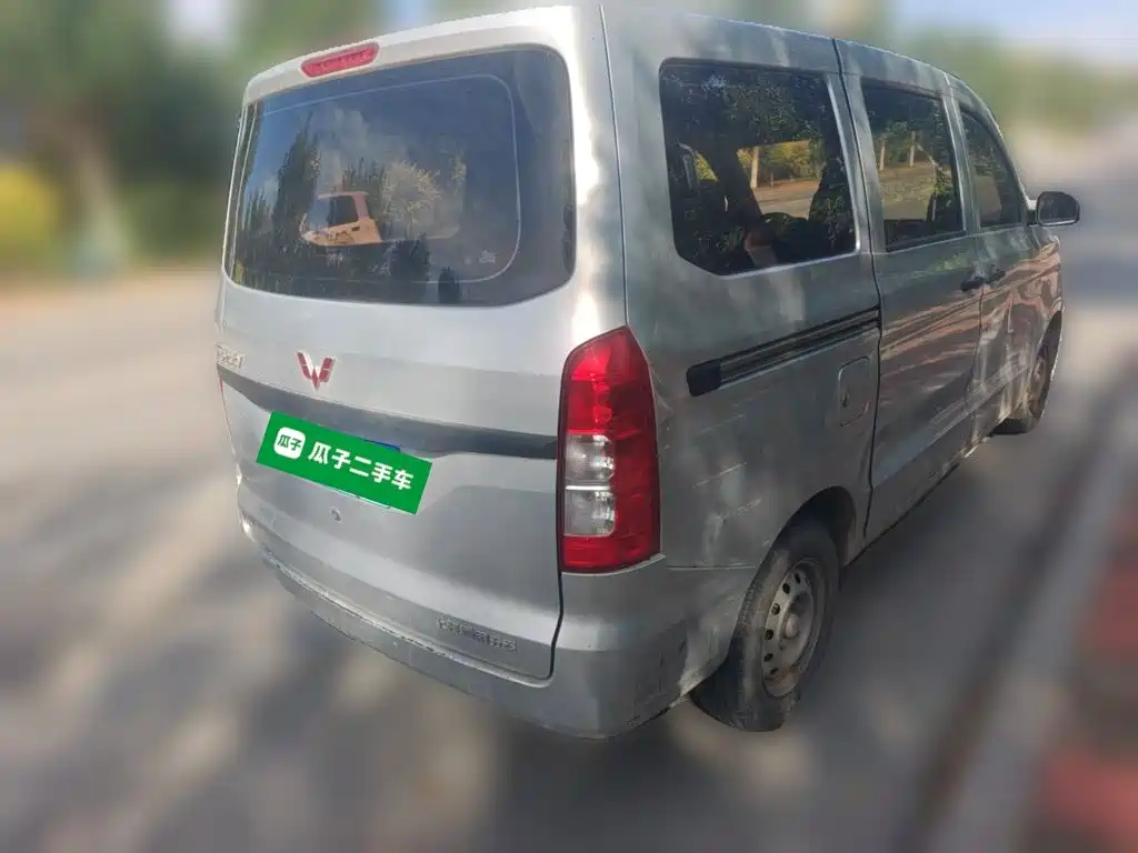 Wuling Hongguang V — миниатюра 4