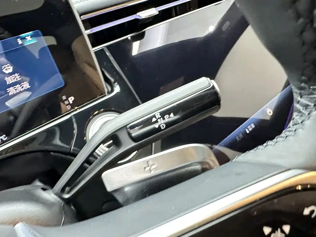 Mercedes-Benz E-Class — миниатюра 18