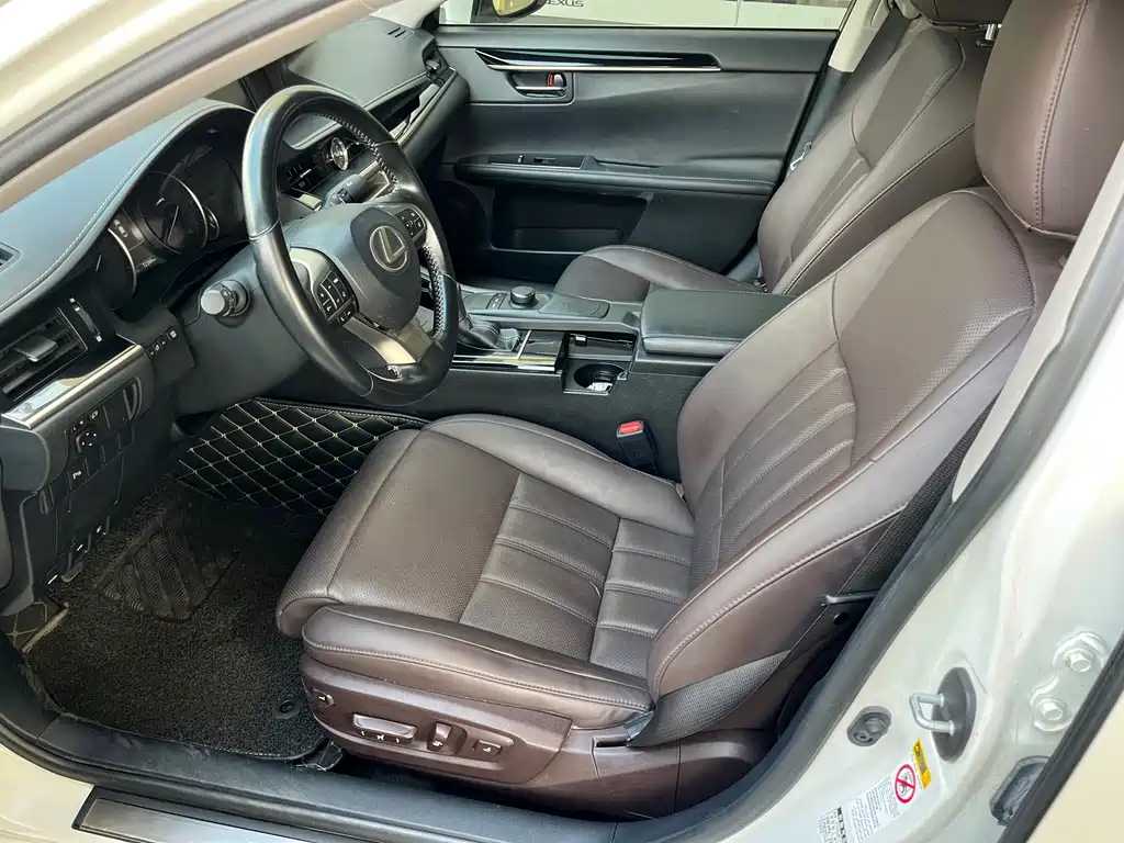 Lexus ES — миниатюра 9