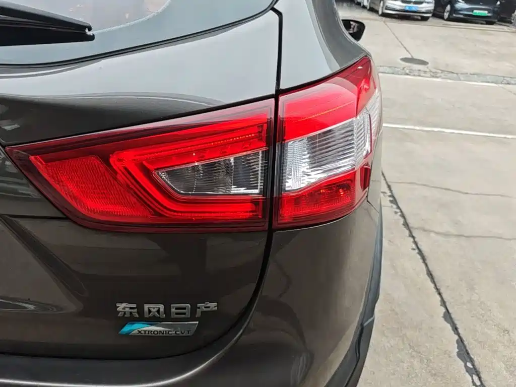 Nissan Qashqai — миниатюра 8