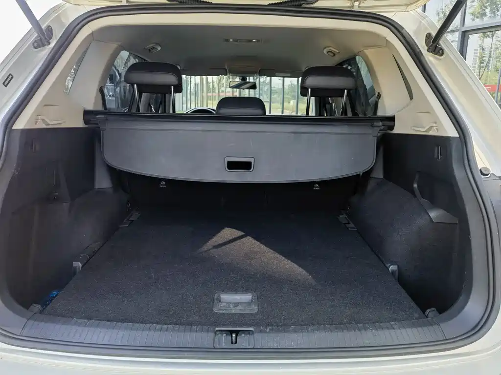 Volkswagen Tiguan L — миниатюра 12