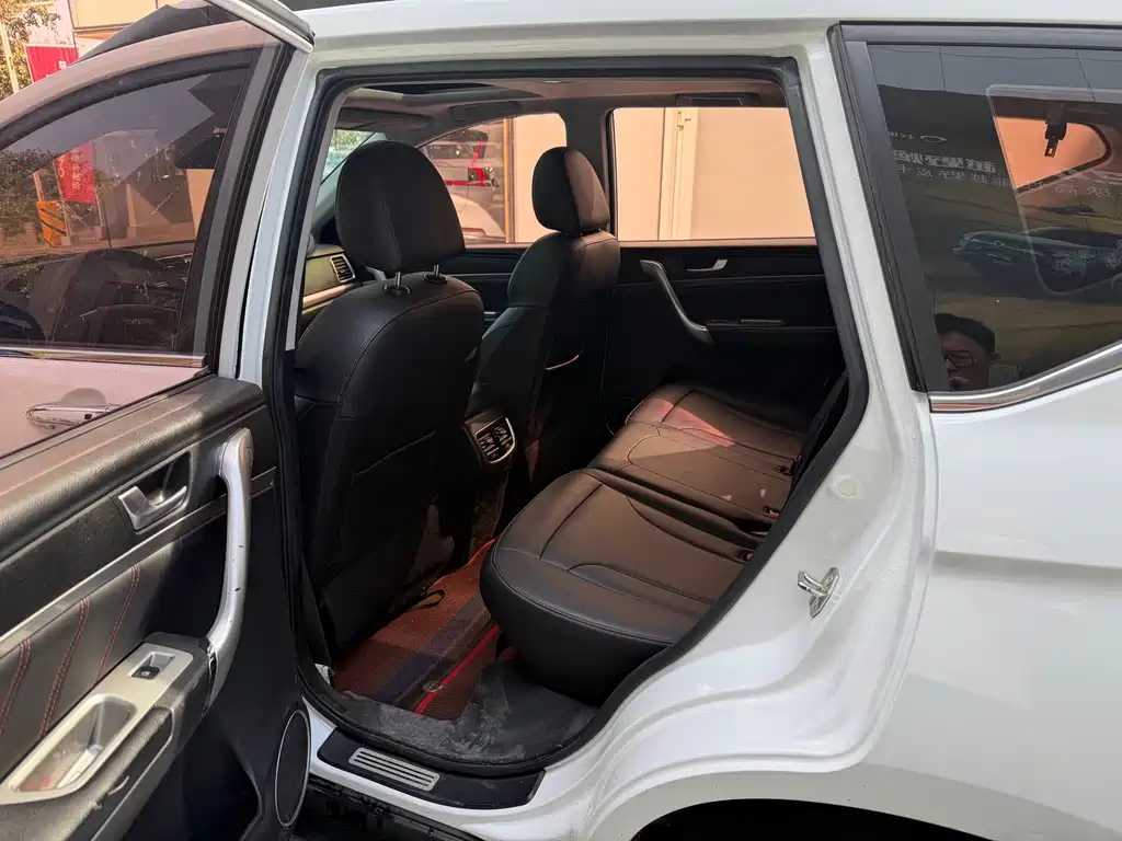 Haval M6 — миниатюра 5
