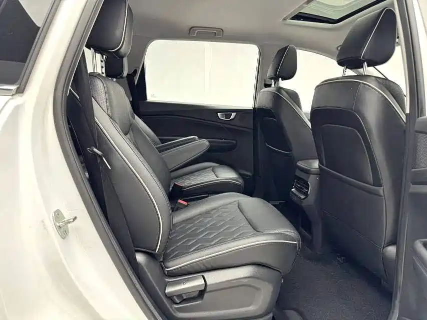 Wuling Jiachen — миниатюра 13