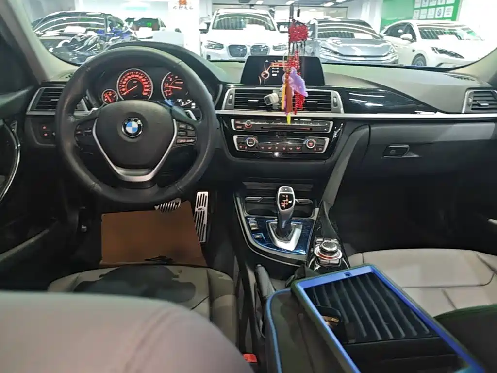 BMW 3 Series — миниатюра 10