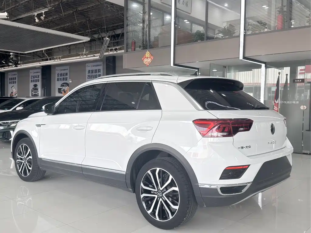 Volkswagen T-Roc — миниатюра 14