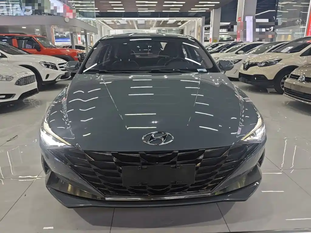 Hyundai Elantra — миниатюра 3