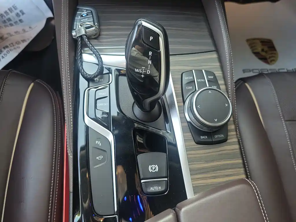 BMW 5 Series — миниатюра 15