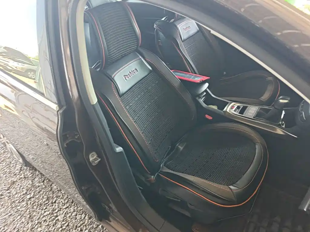 Peugeot 408 — миниатюра 25