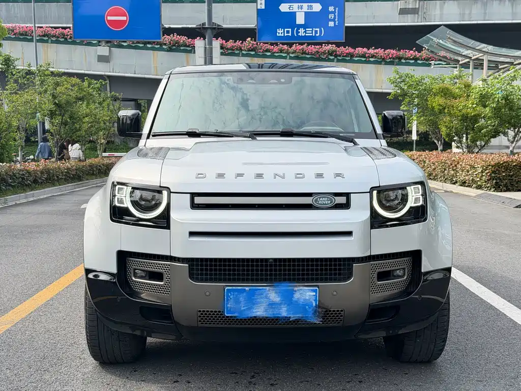Land Rover Defender — миниатюра 2