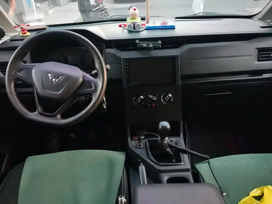 Wuling Hongguang PLUS — миниатюра 12