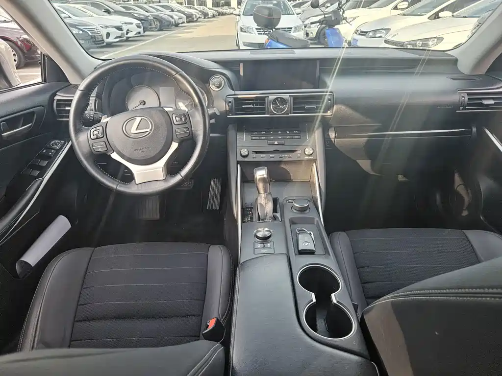 Lexus IS — миниатюра 6