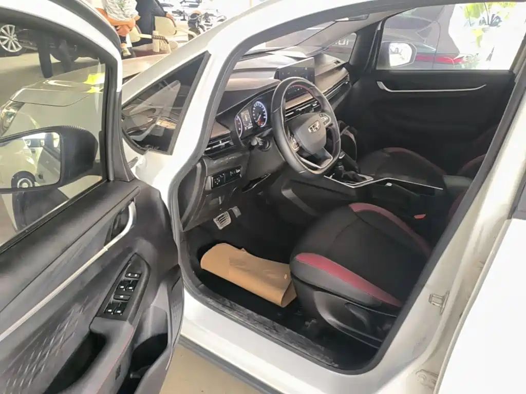 Geely Vision X3 — миниатюра 16