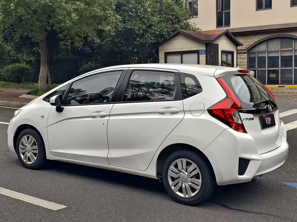 Honda Fit — миниатюра 9