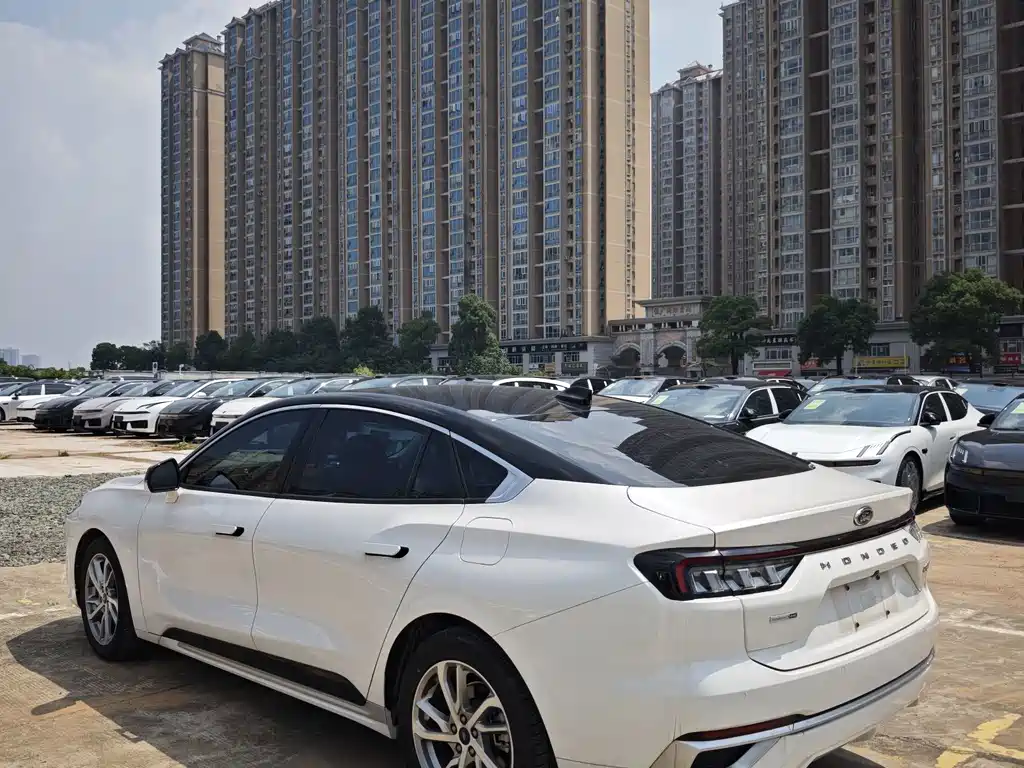 Ford Mondeo — миниатюра 11