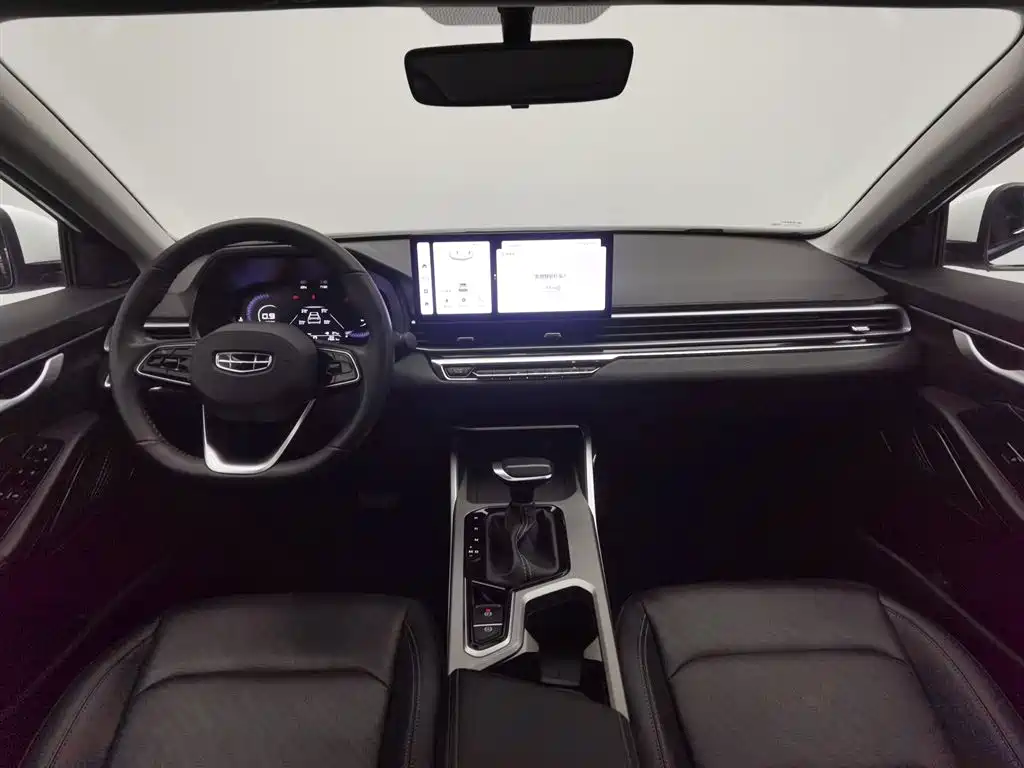 Geely Emgrand 2023 4 Champion 1.5L CVT Luxury