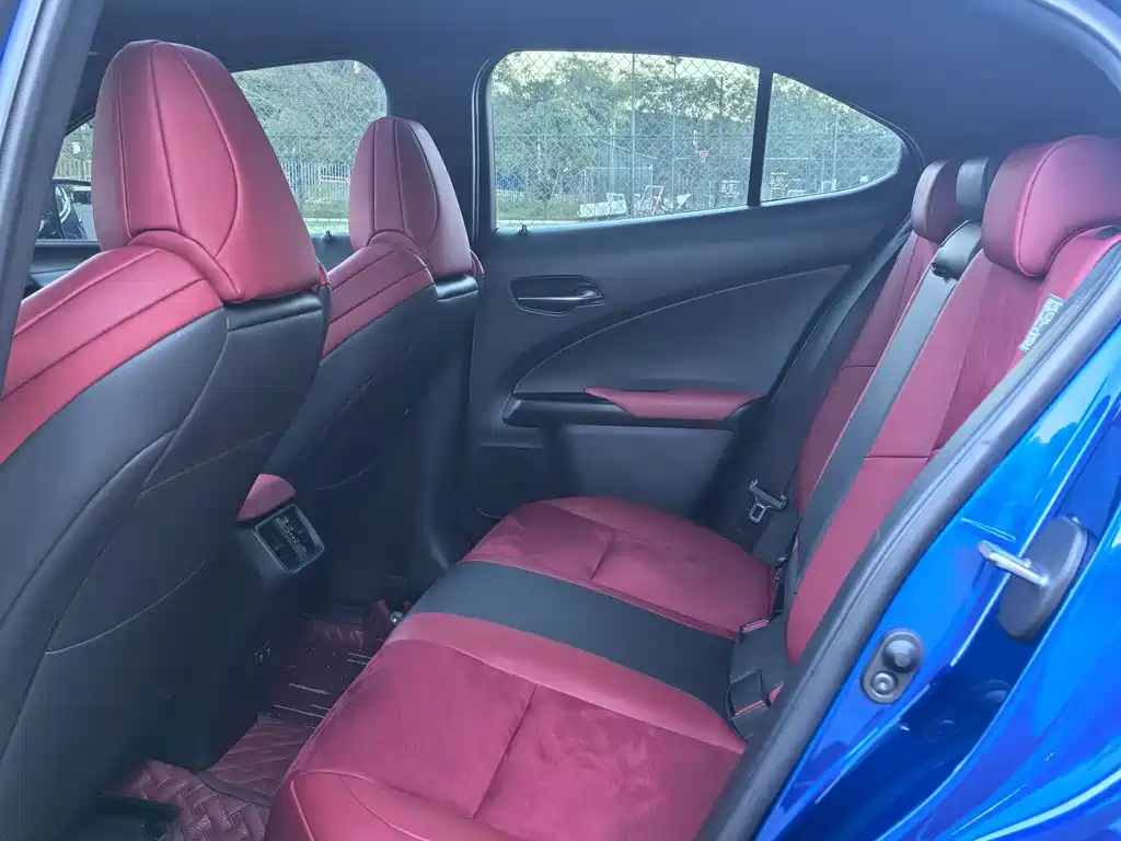 Lexus UX — миниатюра 7
