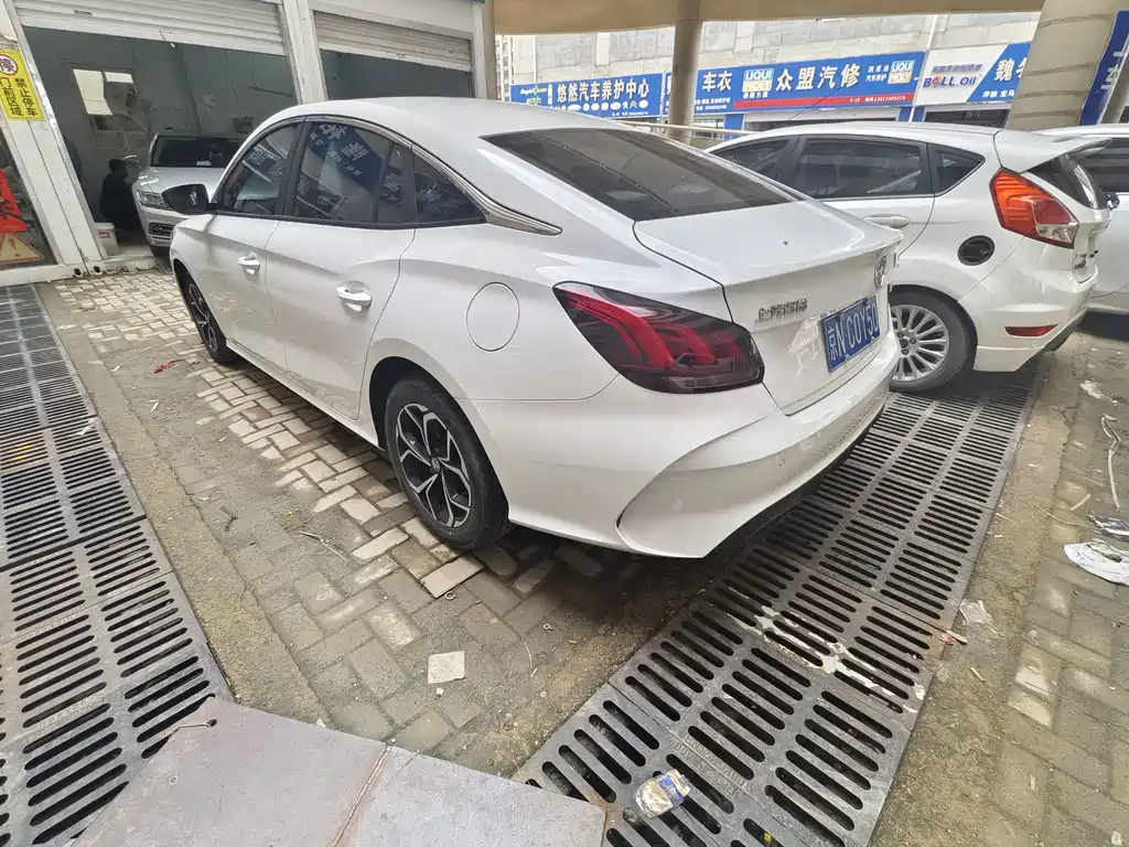 MG MG5 — миниатюра 14