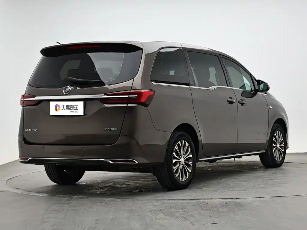 Buick GL8 — миниатюра 3