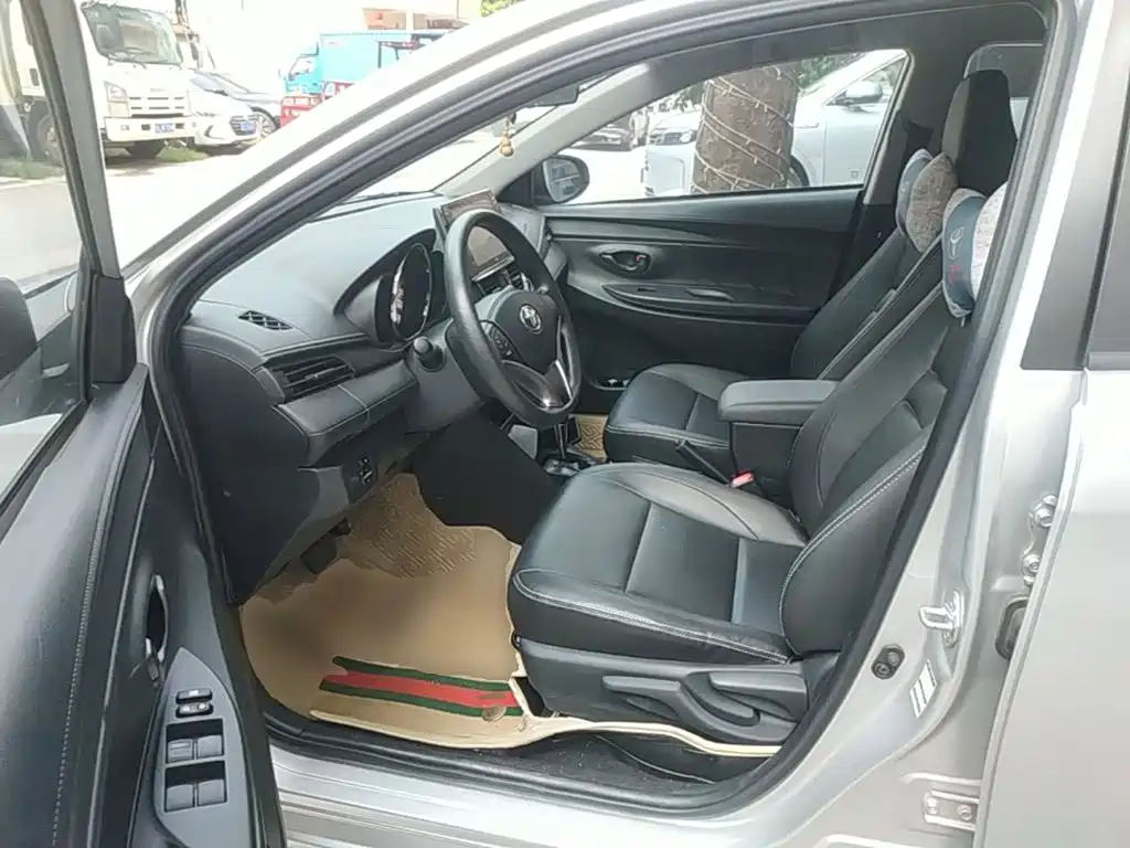 Toyota Vios - фото 11