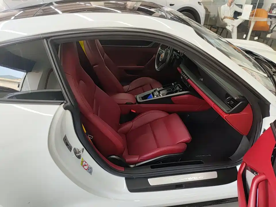 Porsche 911 2023 Carrera 4 3.0T
