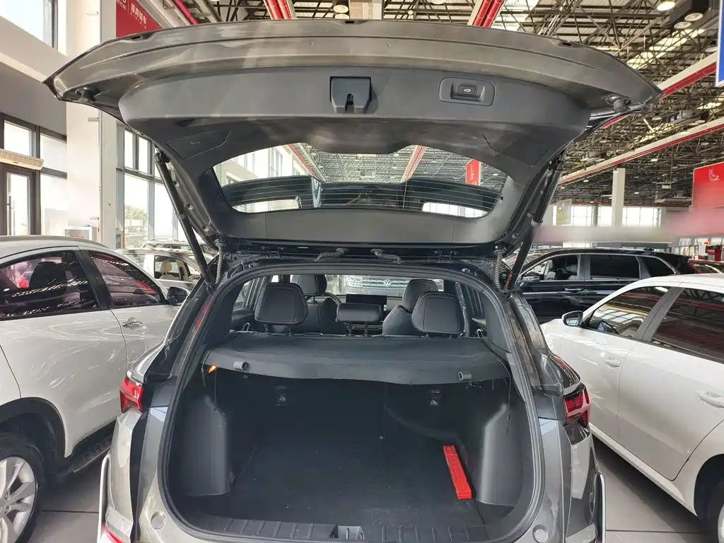 Geely Binyue — миниатюра 16