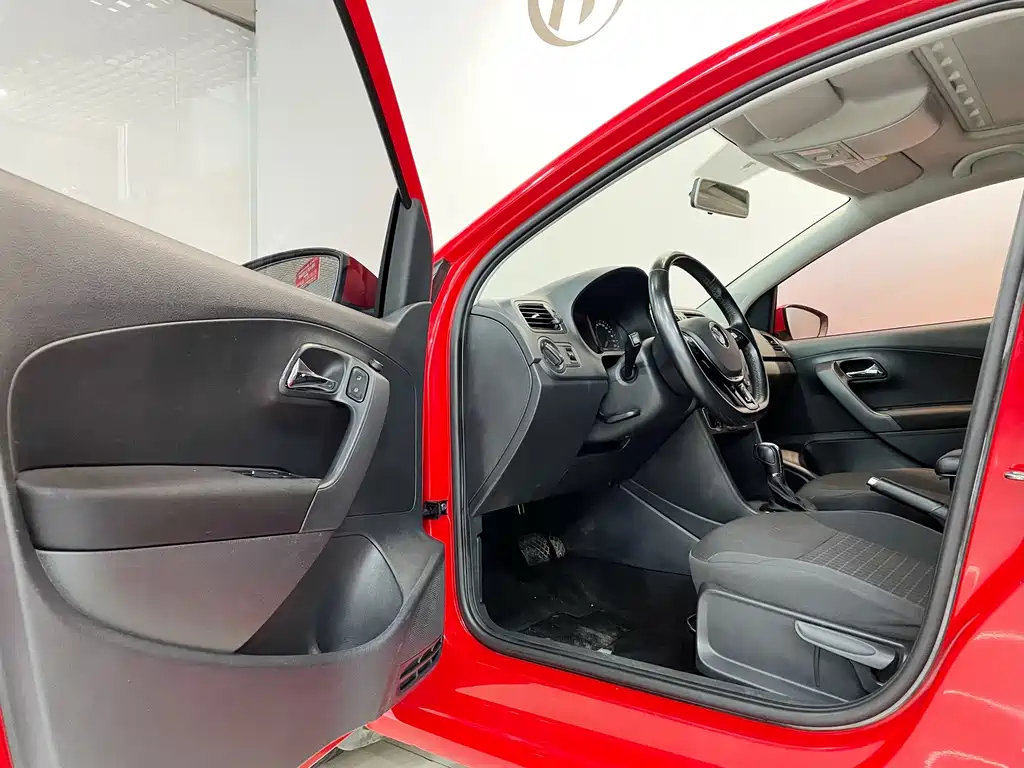 Volkswagen Polo 1.6L Auto Comfort Type, фото 13